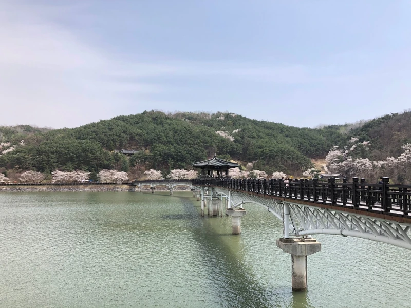 月映橋。
