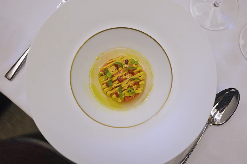 風乾蕃茄、落黎、桂花、香檳醋。