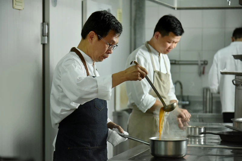 簡天才師傅，被譽為「法餐南霸天」。