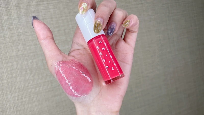 HERMÈSISTIBLE 滋養潤唇油系列 04 Rouge Amarelle 酸櫻桃紅色調,NT1,800 HERMÈSISTIBLE 滋養潤唇油系列 04 Rouge Amarelle 酸櫻桃紅色調,NT1,800