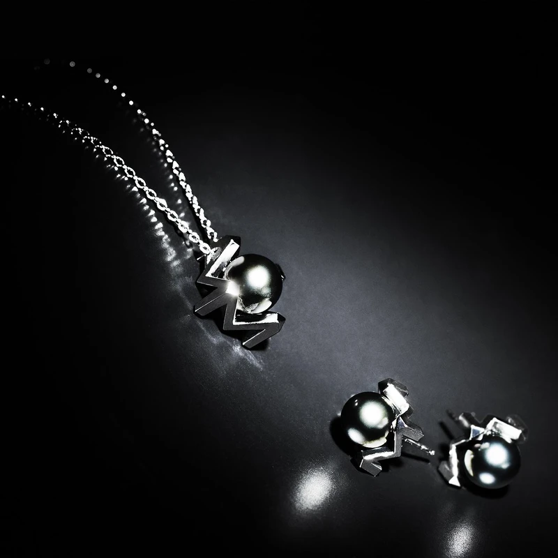 Mikimoto黑色珍珠+黑銠塗層的全新Passionior系列珠寶