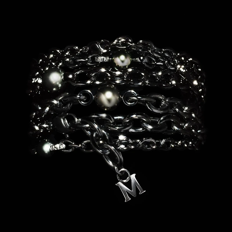 Mikimoto黑色珍珠+黑銠塗層的全新Passionior系列珠寶