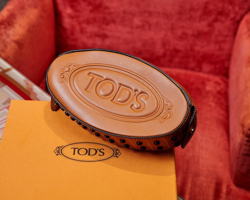 TOD&rsquo;S新品BOW迷你斜背小包，推薦價NT45,700。