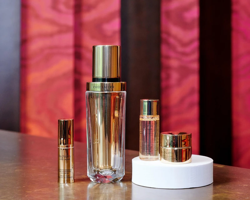 雅詩蘭黛頂級黑鑽入門組，特價NT7,980 價值NT12,168。