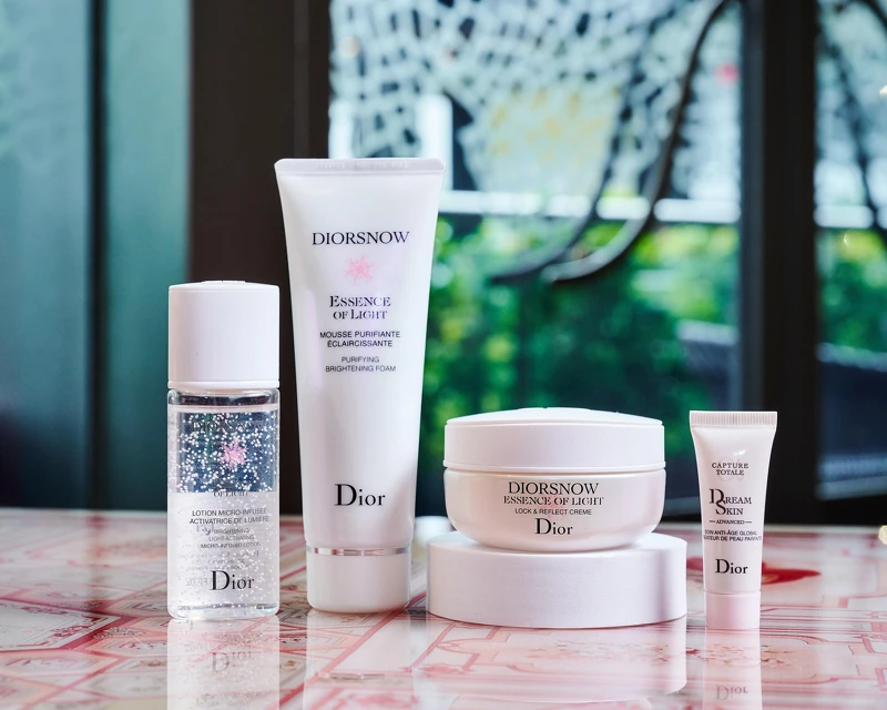  DIOR雪晶靈極亮光采組，推薦價NT5,700。