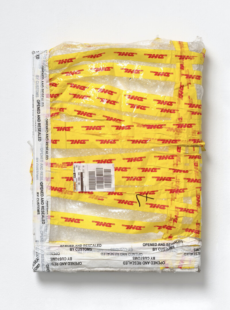 Karin Sander, “Mailed Painting 213”, 2021, Berlin – El Sharkia – Leitchfield – Thu Dau Mot – Paris, Stretched canvas in standard sizes, white universal primer, 60 x 80 x 3 cm. Image courtesy of the artist and Esther Schipper, Berlin. Photo © Jörg von Bruchhausen