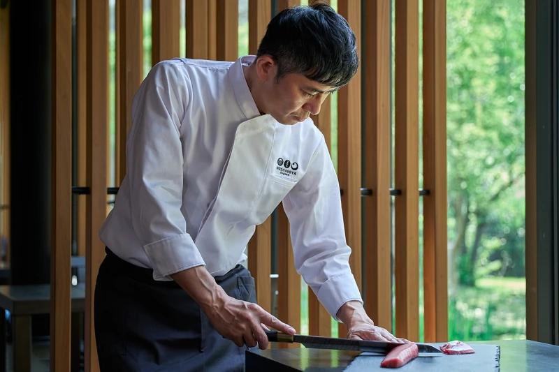 新任主廚加川仁先生。 新任主廚加川仁先生。