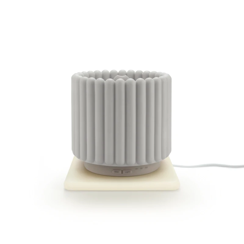 SEASONS SONI暮雲無線超音波香氛儀NT2,800、充電盤組NT850。