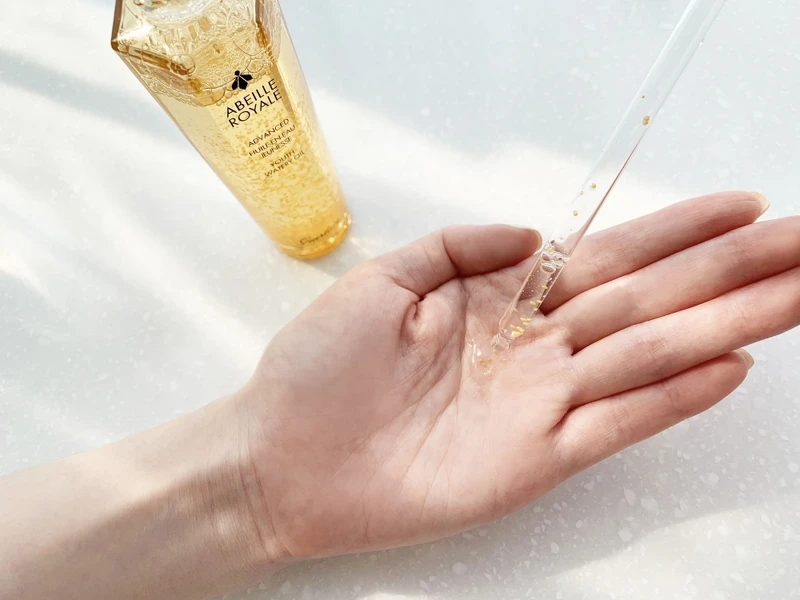 嬌蘭皇家蜂王乳平衡油3G質地示意。