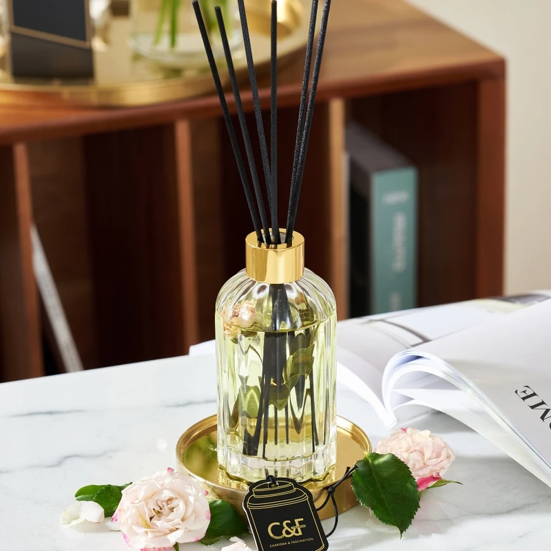 C&F香研所茶鑲系精油擴香-玫瑰玉露200ml,NT990。 C&F香研所茶鑲系精油擴香-玫瑰玉露200ml,NT990。