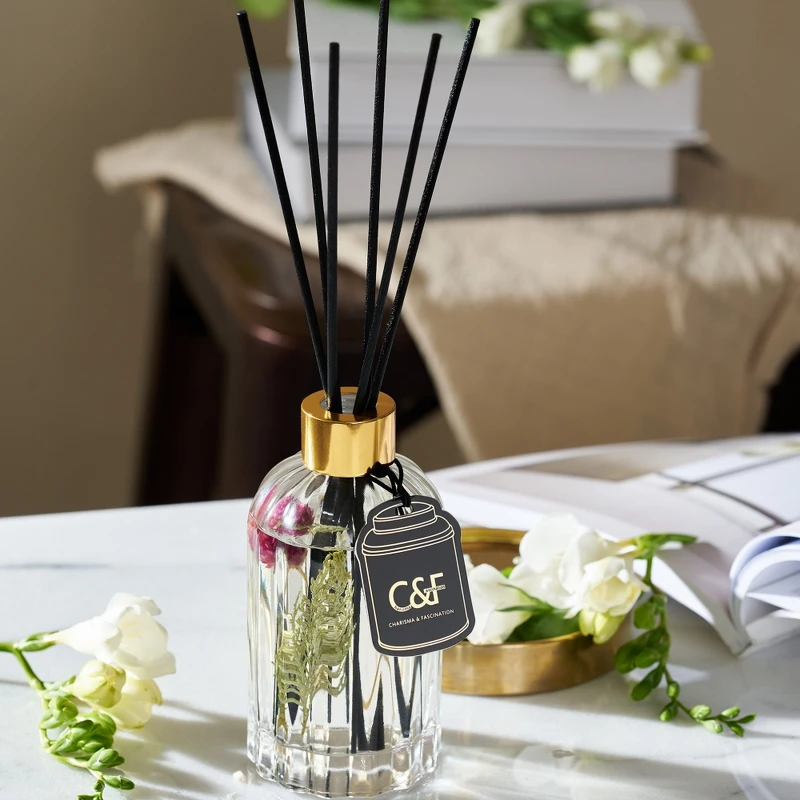 C&F香研所茶鑲系精油擴香-小蒼蘭金萱200ml,NT990。 C&F香研所茶鑲系精油擴香-小蒼蘭金萱200ml,NT990。