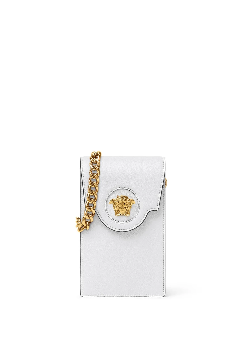Versace 白色手機包,NT30,500。 Versace 白色手機包,NT30,500。