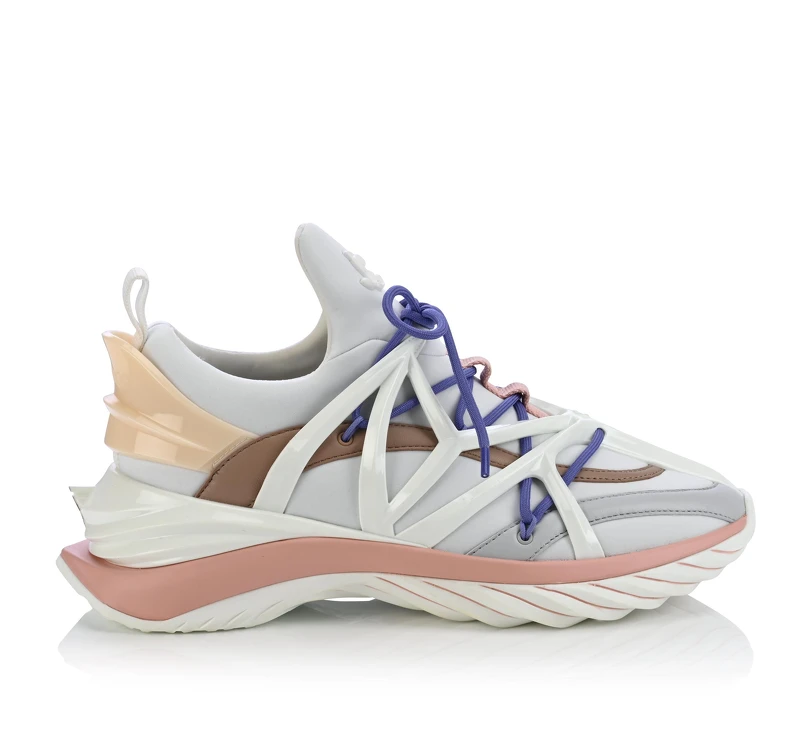 JIMMY CHOO 科技球鞋,NT32,800。 JIMMY CHOO 科技球鞋,NT32,800。