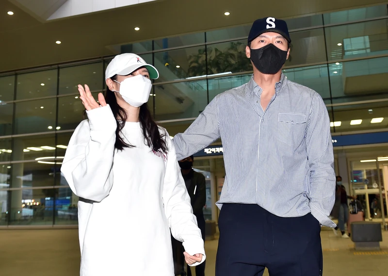 玄彬、孫藝珍 返回韓國與媒體寒暄 玄彬、孫藝珍 返回韓國與媒體寒暄