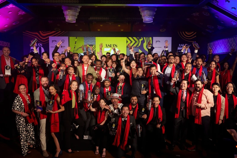 於曼谷文華東方酒店頒獎典禮現場。 於曼谷文華東方酒店頒獎典禮現場。