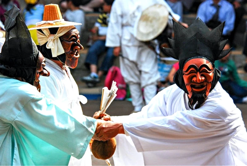 河回別神祭假面舞的貴族與儒生 河回別神祭假面舞的貴族與儒生