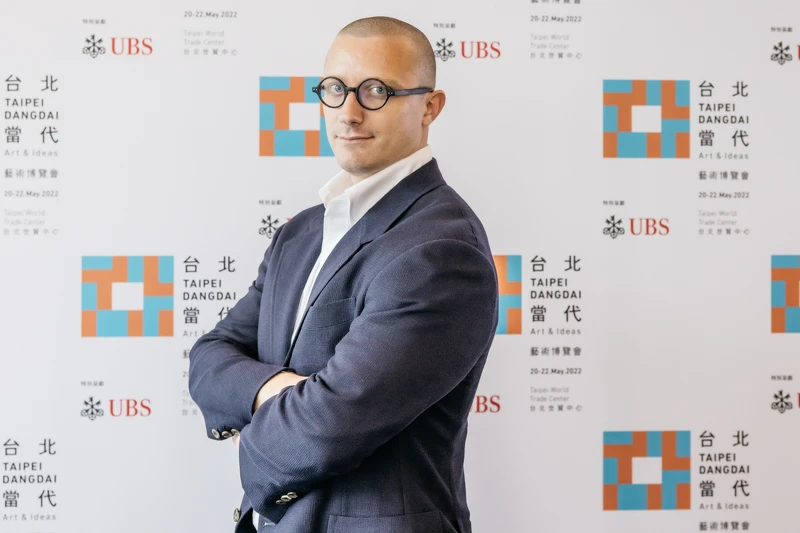 台北當代聯合總監岳鴻飛（Robin Peckham）於台北當代藝術博覽會2022畫廊名單公布酒會。攝影：汪正翔，由台北當代供圖。