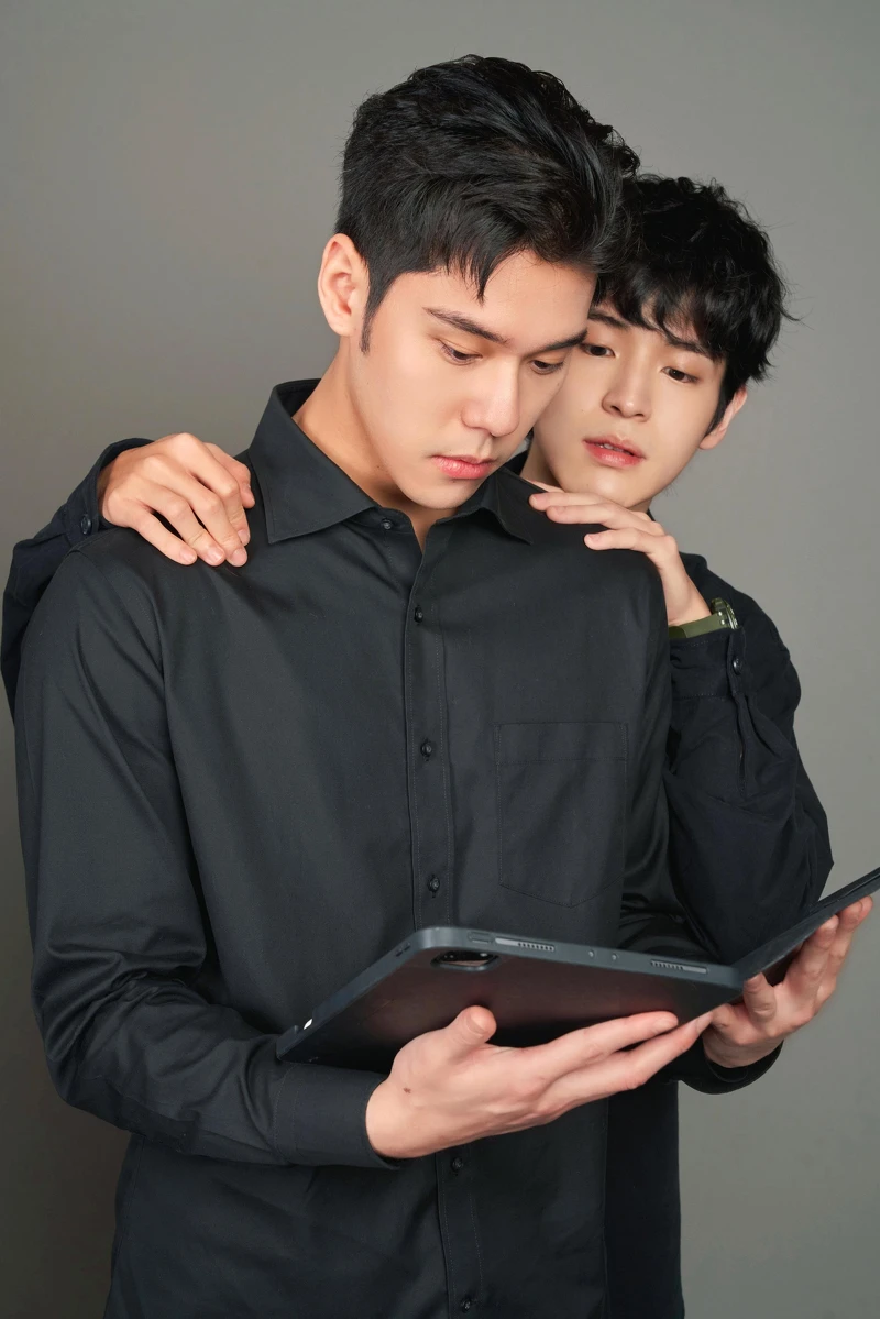 《我的牙想你》周予天（左）、張豐豪劇中將面對相差 12 歲的「格差戀」