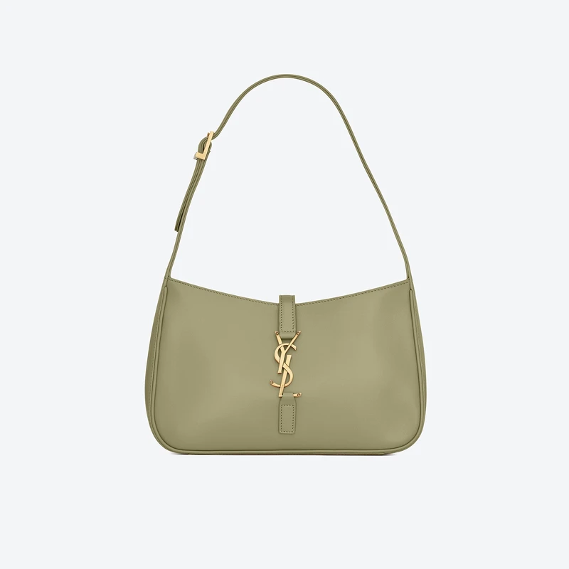 LE 5 À 7酪梨綠色光滑小牛皮腋下包，NT 70,000 