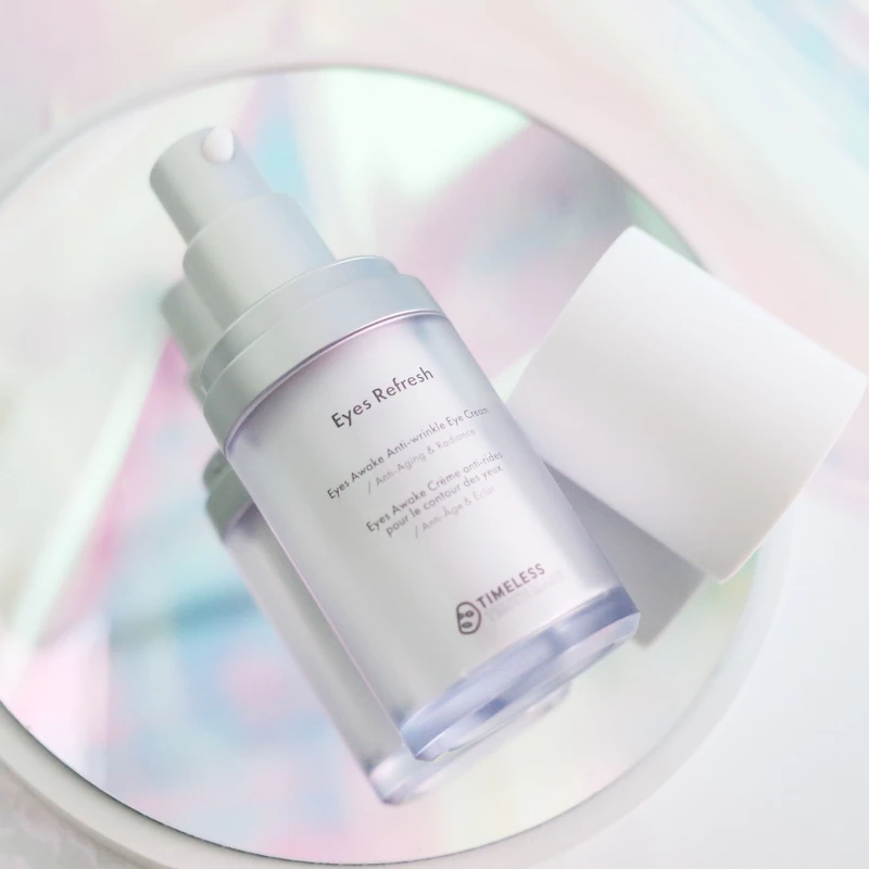 提提研冰萃奇蹟耀眼霜，瓶器採真空按壓設計，能好好保存有效成份，無須額外的挖勺。