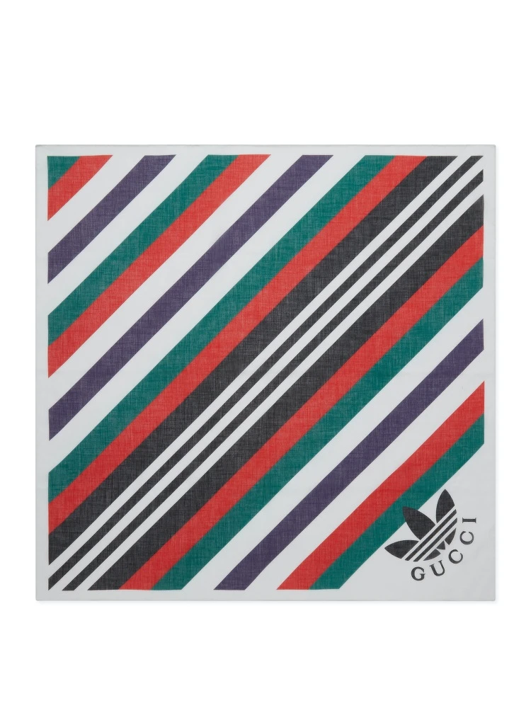 19. adidas X Gucci 多色絲巾，NT 12,000