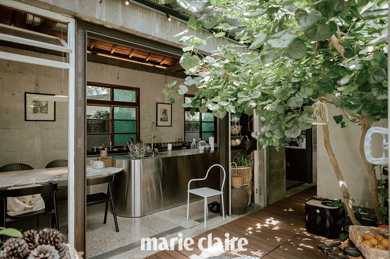 生活實驗所是為了三個孩子而設計的家，尤以廚房空間最能顯示生活風格的場所。