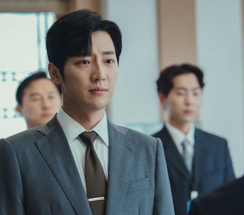 《夏娃的醜聞》李相燁 飾演 徐恩平 《夏娃的醜聞》李相燁 飾演 徐恩平