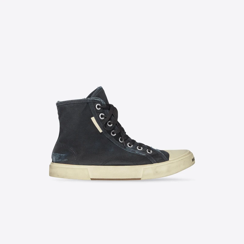 PARIS HIGH TOP TRAINERS高筒仿舊帆布鞋,NT 19,900 PARIS HIGH TOP TRAINERS高筒仿舊帆布鞋,NT 19,900