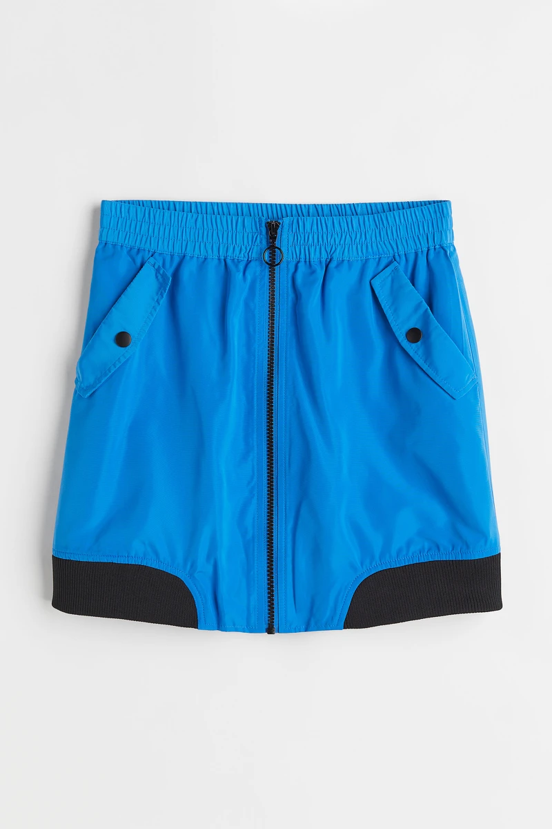 亮面裙,NT799。 亮面裙,NT799。