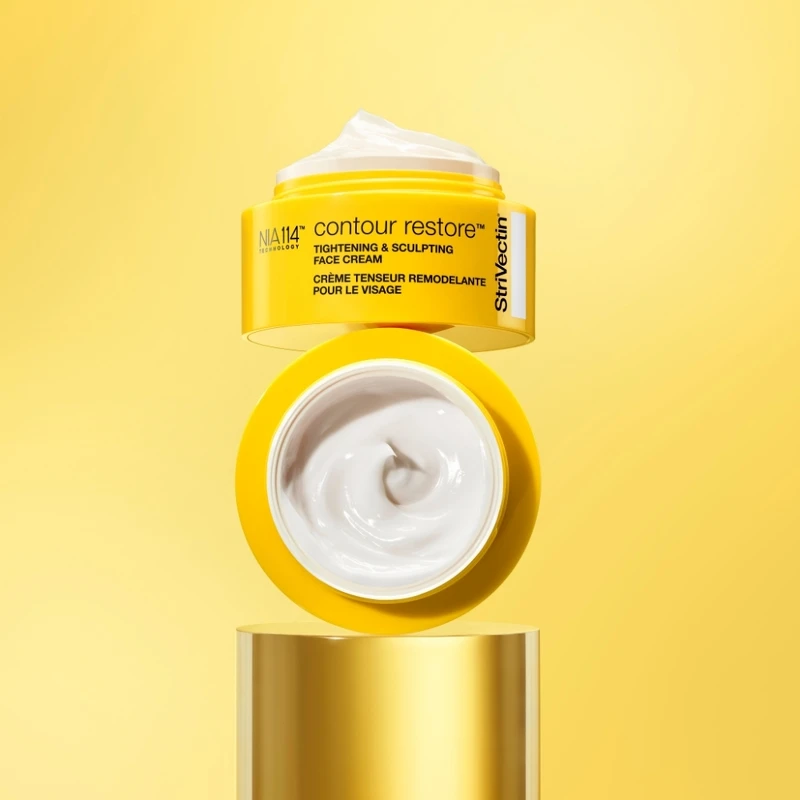 StriVectin皺效奇蹟皺效緊緻繃繃臉霜情境圖。