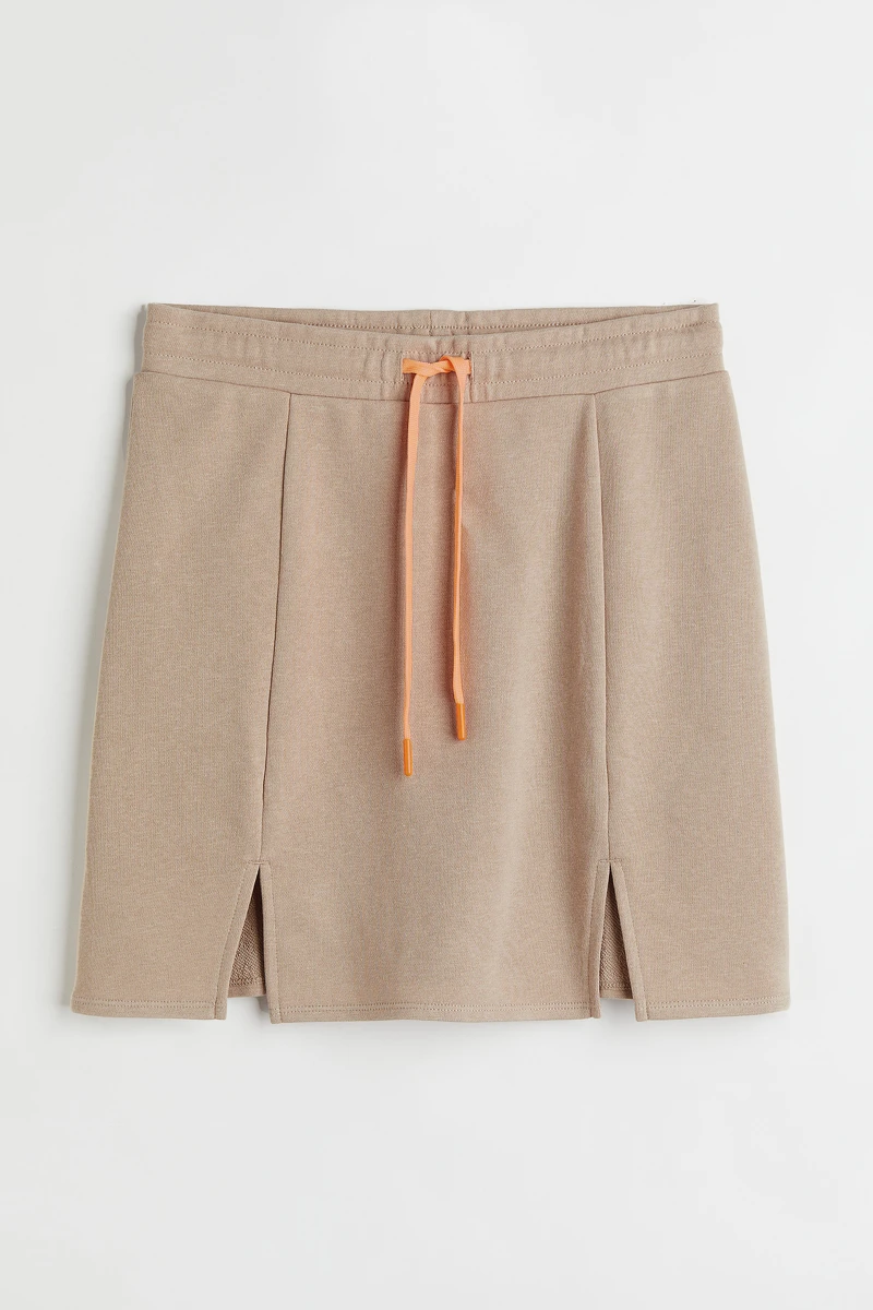 運動短裙,NT699。  運動短裙,NT699。