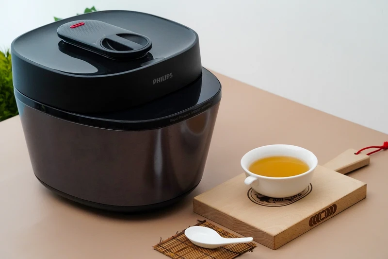 黑小萬滴雞精。 黑小萬滴雞精。