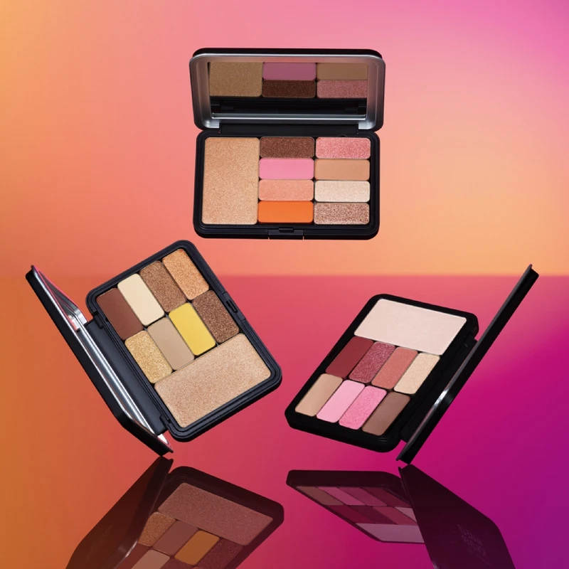 MAKE UP FOR EVER 2022限量藝術大師9色眼彩盤情境圖。 MAKE UP FOR EVER 2022限量藝術大師9色眼彩盤情境圖。