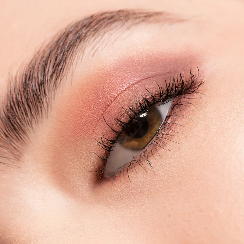 MAKE UP FOR EVER藝術大師9色眼彩盤(#002酒漬莓果粉),NT1,500。