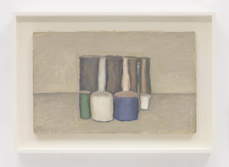 喬治·莫蘭迪(Giorgio Morandi),《靜物》, 1959年 © 藝術家權利協會(ARS)、意大利作家及出版商協會(SIAE) 圖片由卓納畫廊提供 喬治·莫蘭迪(Giorgio Morandi),《靜物》, 1959年 © 藝術家權利協會(ARS)、意大利作家及出版商協會(SIAE) 圖片由卓納畫廊提供