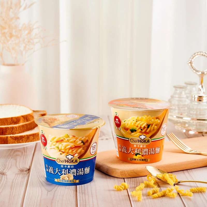 荷卡廚坊特級義大利濃湯麵&mdash;巧達海鮮、田園玉米。