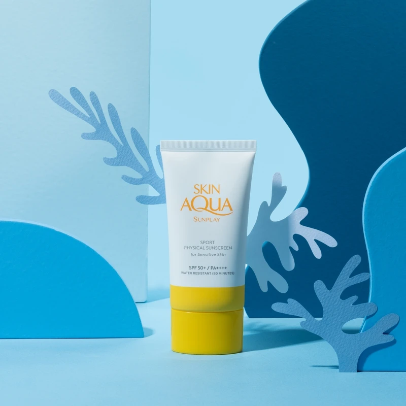 曼秀雷敦水潤肌純物理戶外防曬乳液情境照。