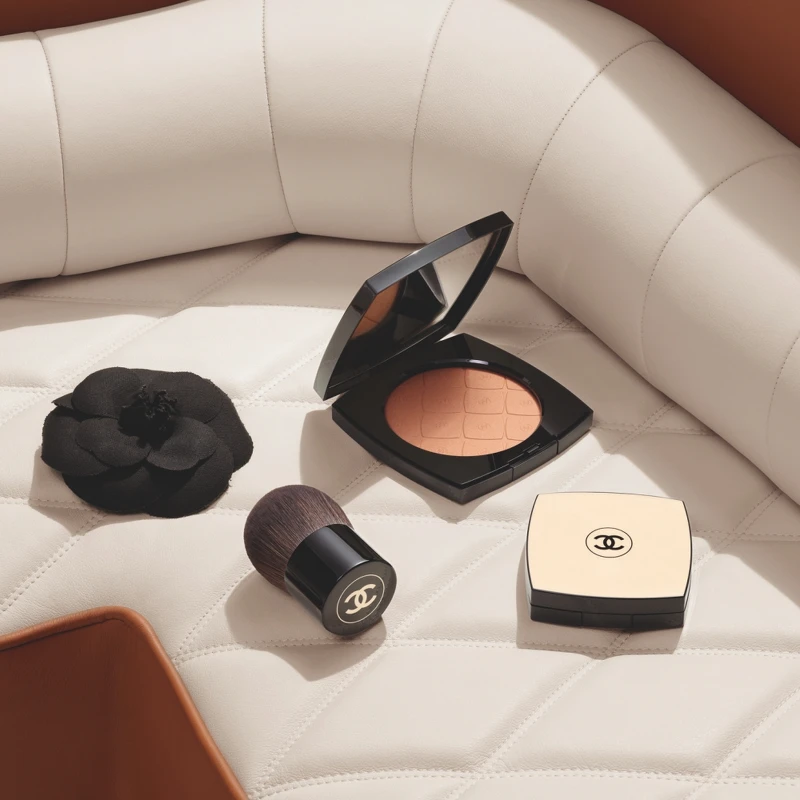 CHANEL香奈兒時尚裸光系列情境照。 CHANEL香奈兒時尚裸光系列情境照。