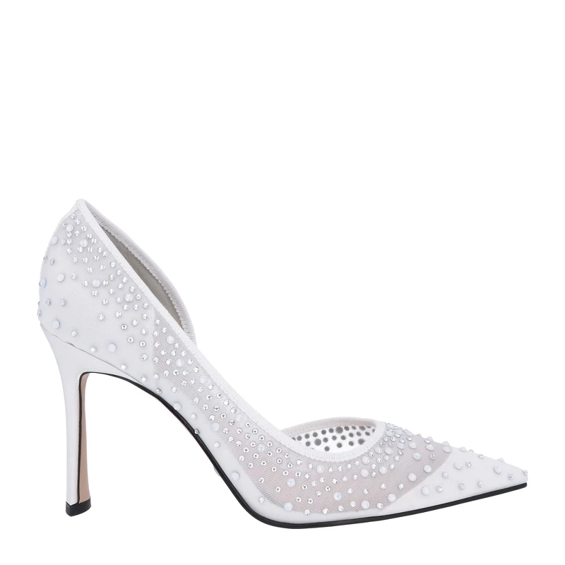 Blythe 碎鑽高跟鞋,NT2,690。 Blythe 碎鑽高跟鞋,NT2,690。