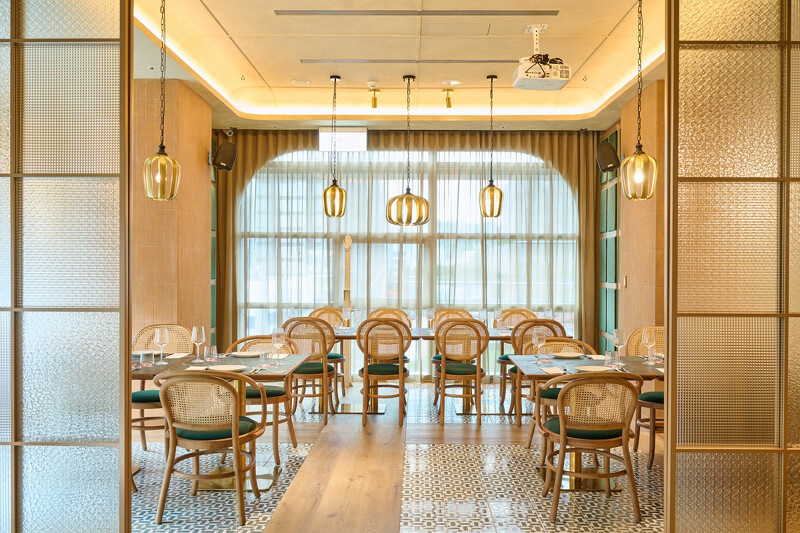 座落台北信義新天地新光三越 A9 館的 gubami Social 即是用美食美酒創造美好時光而生的餐廳,作為你千百種 social 的情境而存在。 座落台北信義新天地新光三越 A9 館的 gubami Social 即是用美食美酒創造美好時光而生的餐廳,作為你千百種 social 的情境而存在。