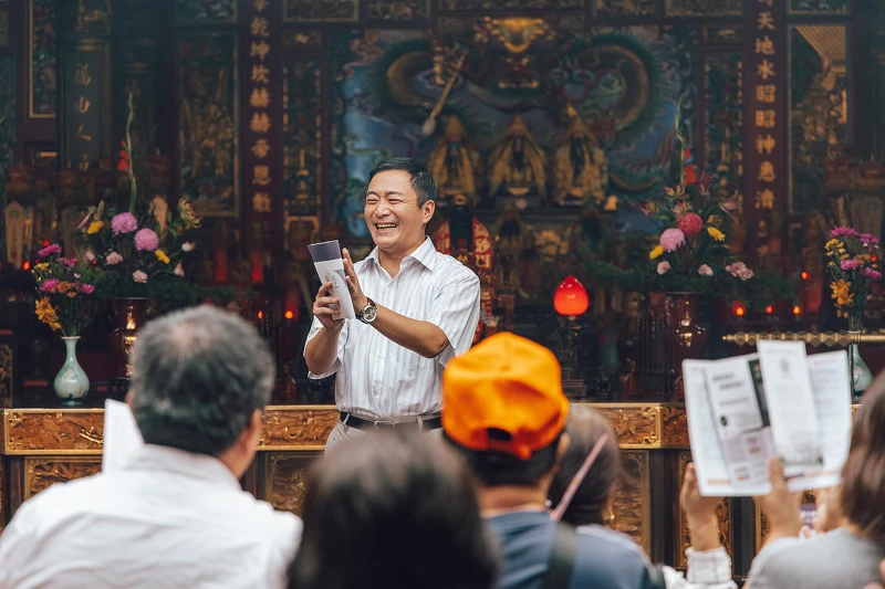 ▲▼朱軒洋演池王爺上身，湯志偉以為來真的。（圖 / 公視提供）