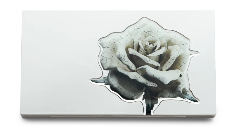 BYREDO喀拉哈里花漠經典藏家版眼影盤NT3,270。 BYREDO喀拉哈里花漠經典藏家版眼影盤NT3,270。