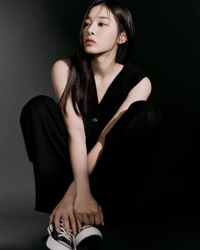 薛仁雅散發知性美