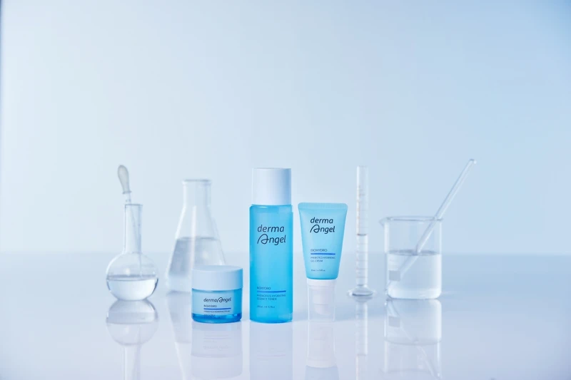 DermaAngel護妍天使益萃保濕系列情境圖。 DermaAngel護妍天使益萃保濕系列情境圖。