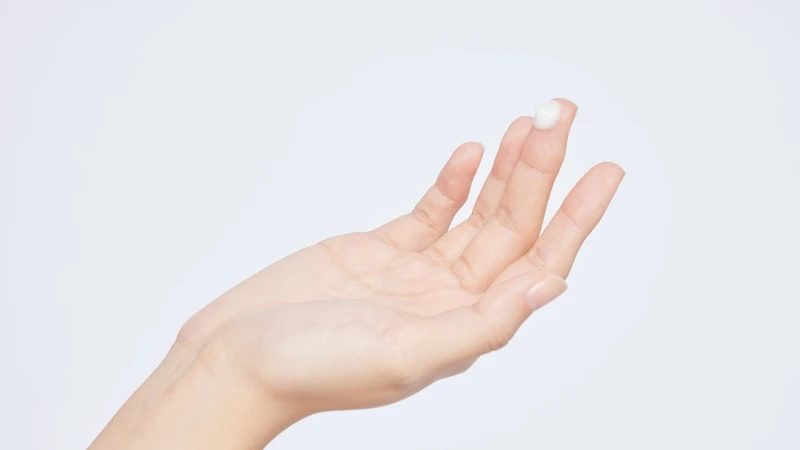 DermaAngel護妍天使益菌生保濕彈潤輕乳霜質地。 DermaAngel護妍天使益菌生保濕彈潤輕乳霜質地。