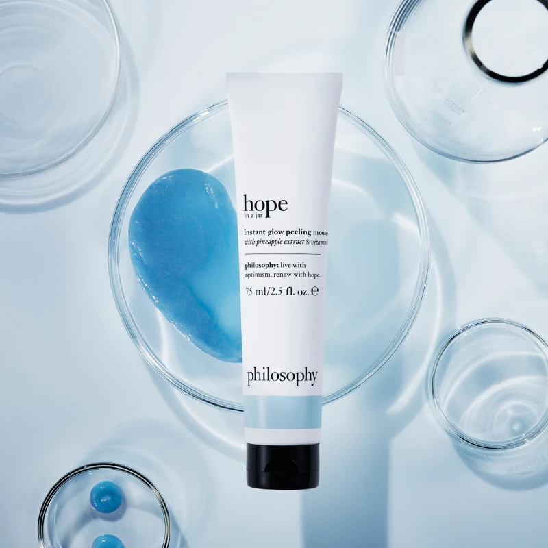 Philosophy肌膚哲理一瓶希望瞬淨去角質凝膠75ml,NT1,200。 Philosophy肌膚哲理一瓶希望瞬淨去角質凝膠75ml,NT1,200。