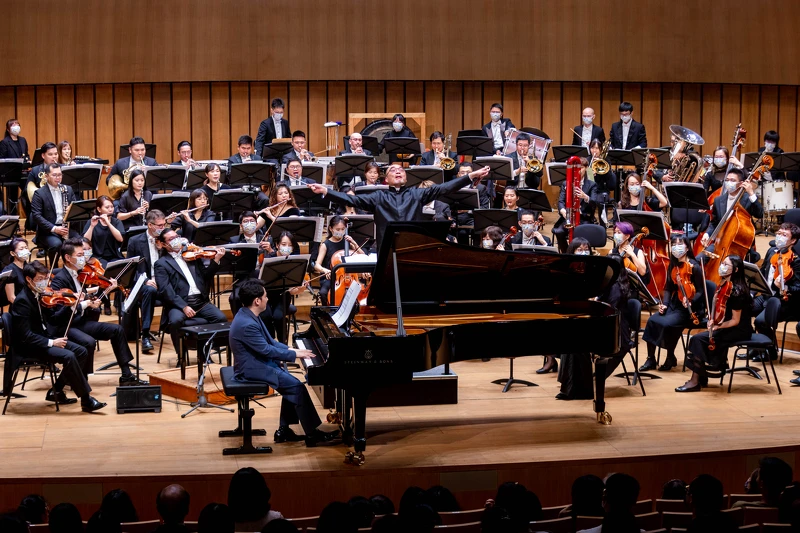 V.K克與高雄市交響樂團共同演出 V.K克與高雄市交響樂團共同演出