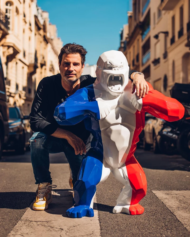 法國知名當代藝術家 Richard Orlinski。 法國知名當代藝術家 Richard Orlinski。