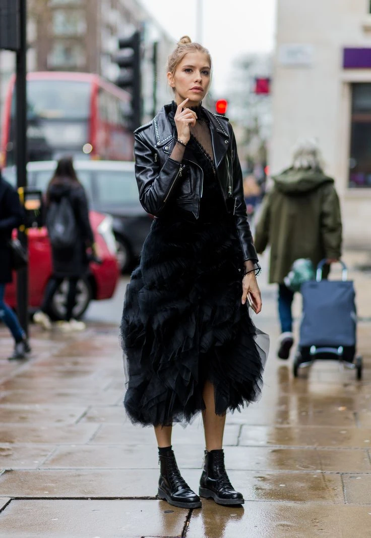 飛行皮夾克 X 寬鬆蓬裙 飛行皮夾克 X 寬鬆蓬裙