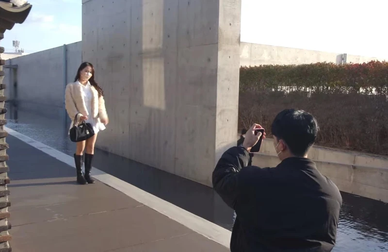 金道亨獨門技術很會幫女生拍照 金道亨獨門技術很會幫女生拍照